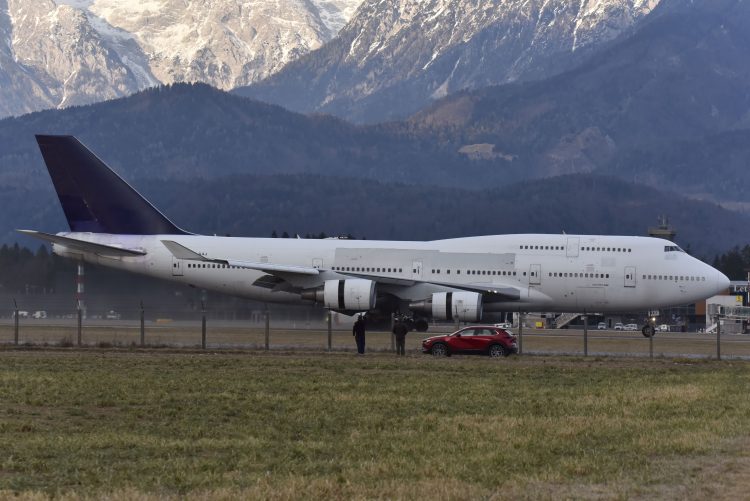Letalo Boeing 747 400