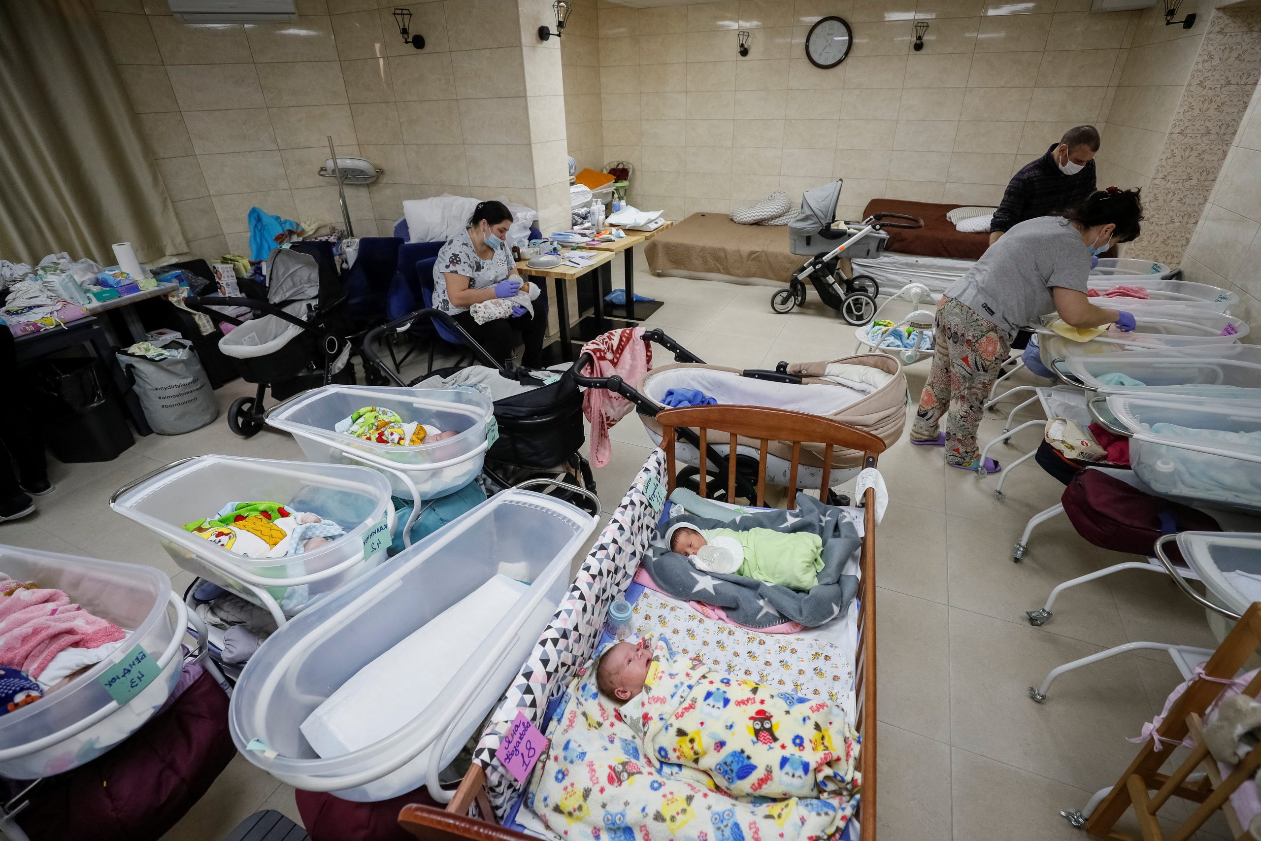 dojenčki nadomestnih mater v Ukrajini