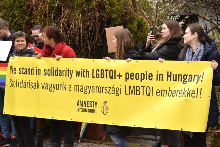 Protest madžarsko veleposlaništvo