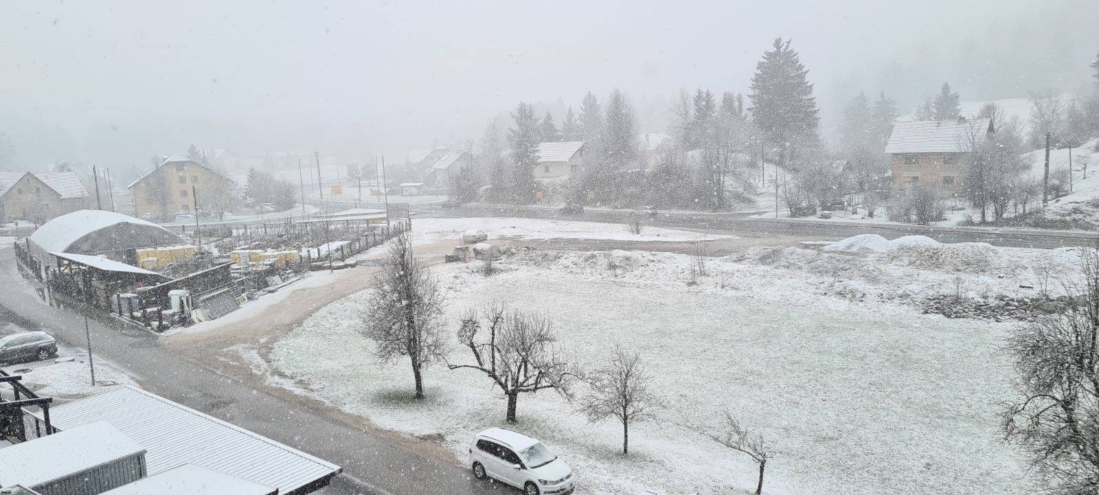 Sneg, Kalce pri Logatcu