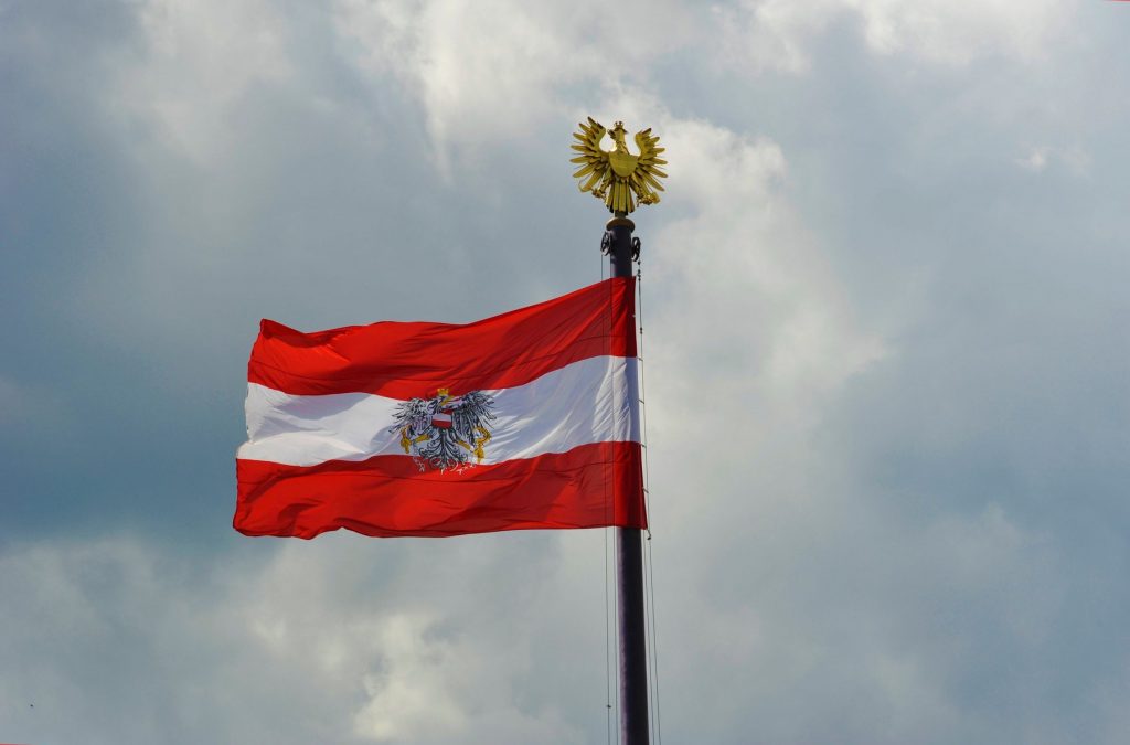 Avstrija, avstrijska zastava