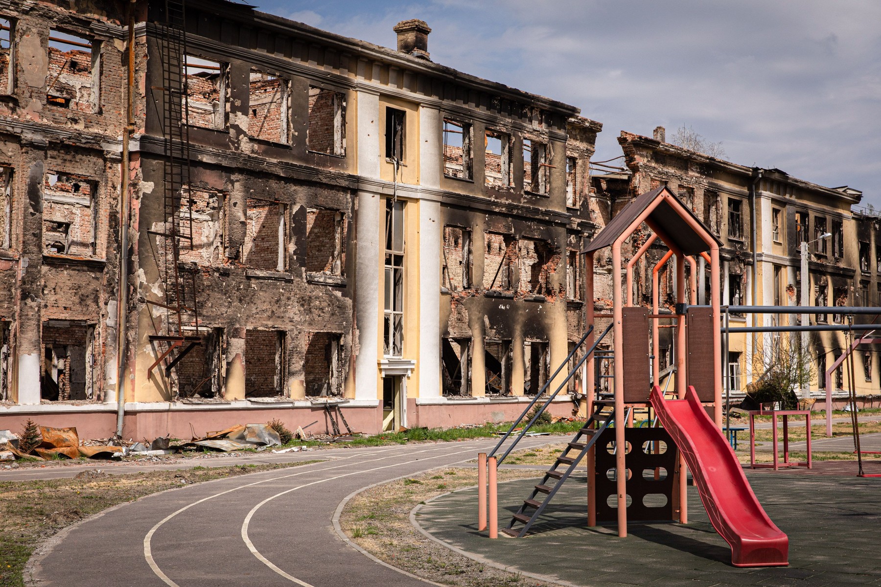 Ruševine v Harkovu, mestu na vzhodu Ukrajine.