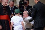 Papež Frančišek in otrok