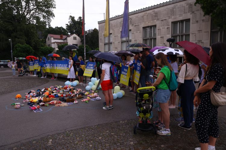 Vseevropski shod v obrambo otrok v Ukrajini