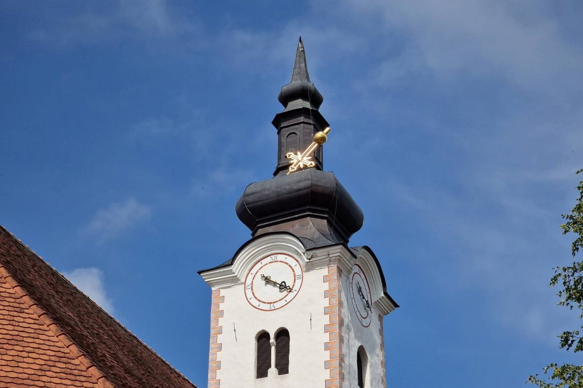 Država bi zvišala kritje prispevkov verskim uslužbencem