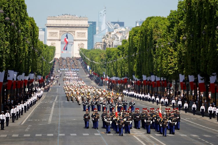 Vojaška parada Pariz