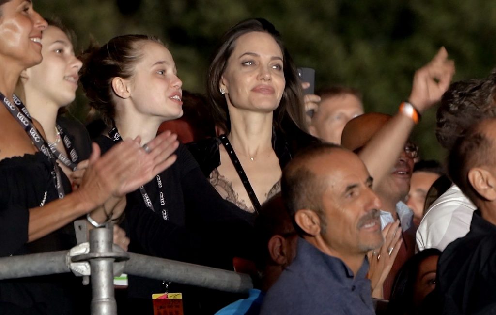 Angelina Jolie , Shiloh Jolie-Pitt a