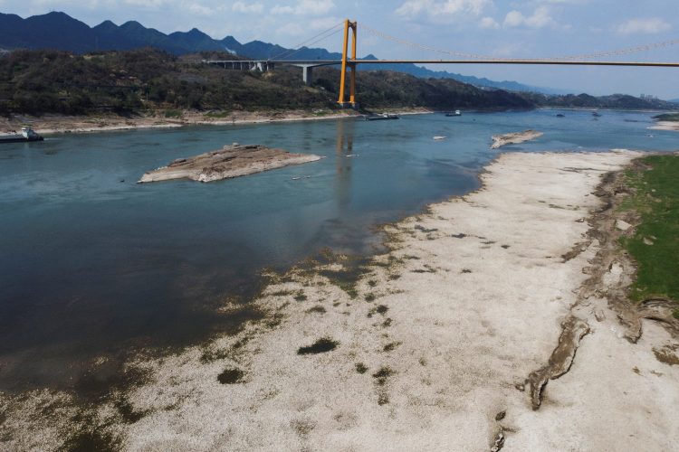 Suša na Kitajskem, presahla reka Jangce
