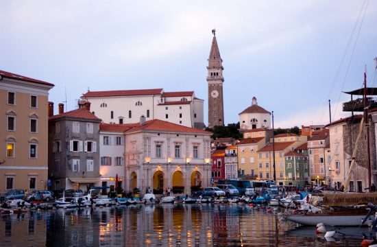 Za občino Piran prva sezona strogih pravil: koliko kazni so redarji izdali?