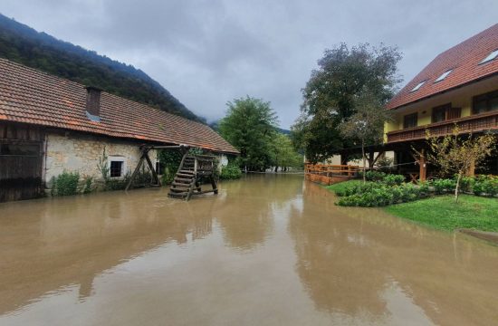 Poplave Prelesje