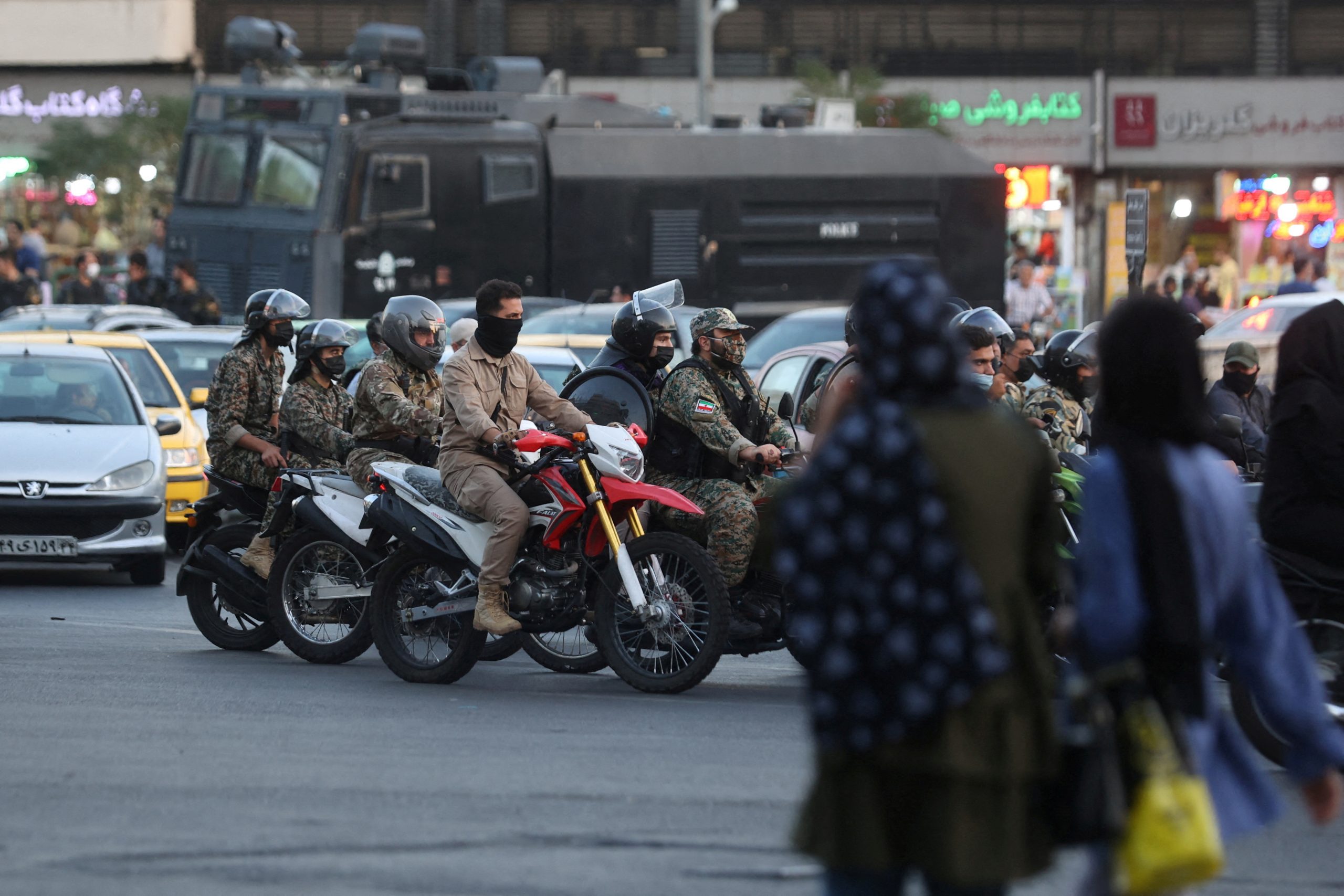 Policija v Iranu
