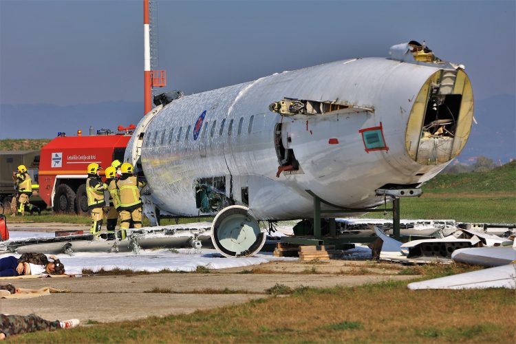 reševalna vaja strmoglavljenje letalo reševalna vozila