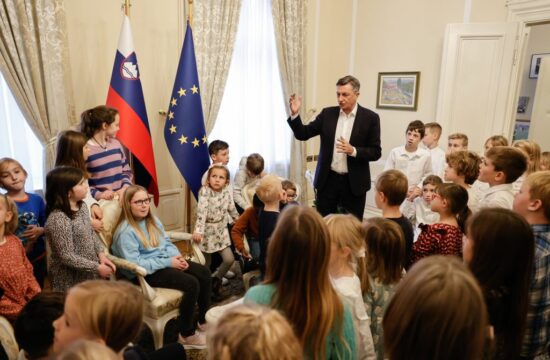 Predsednik republike Borut Pahor je sprejel ucenke in ucence Podruznice Tepanje Osnovne sole Ob Dravinji.