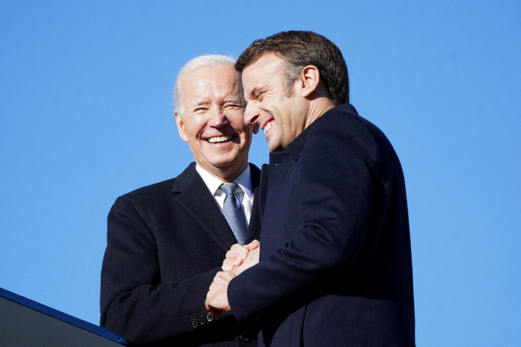 Macron, Biden