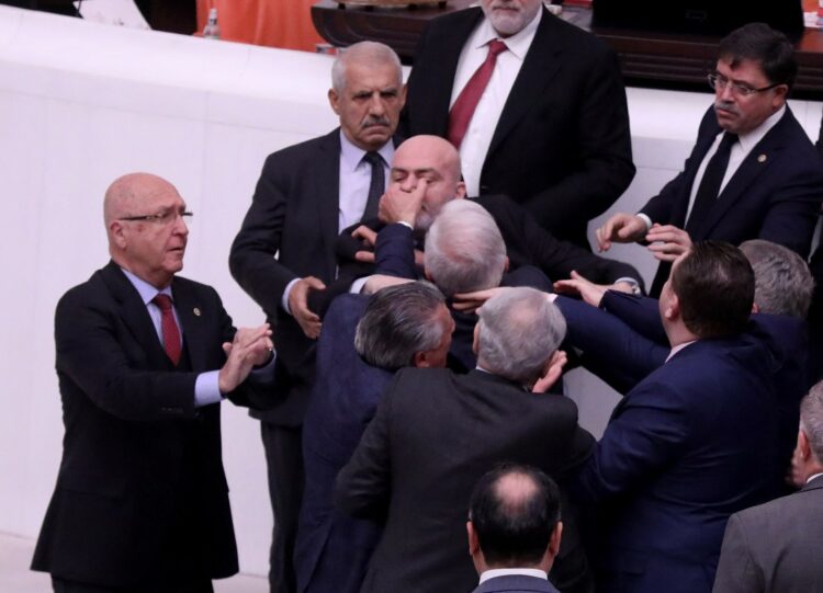 pretep, turški parlament