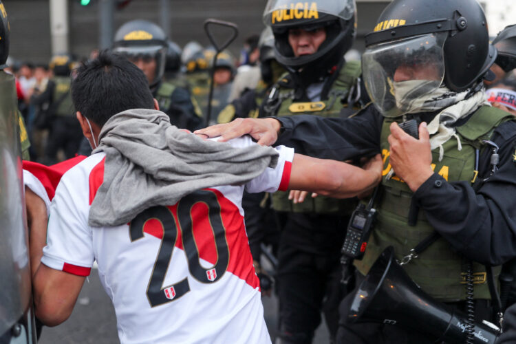 Protesti v Peruju