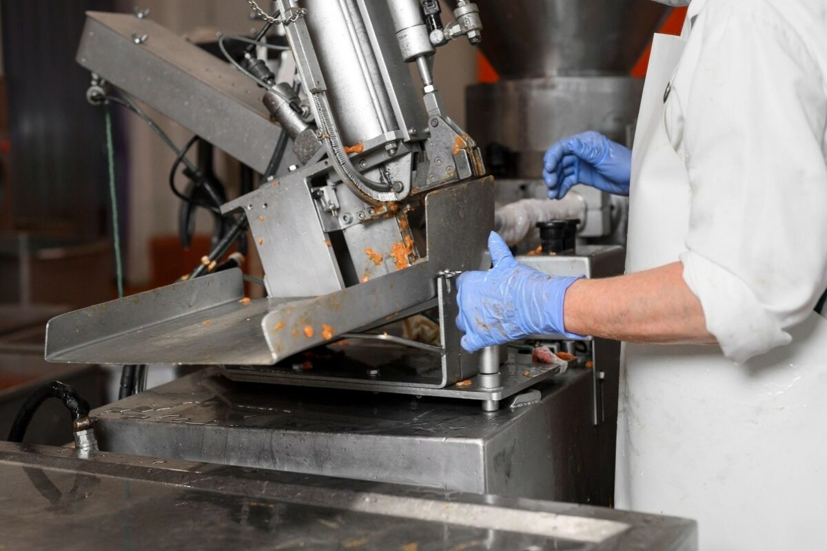 Previsoke cene energentov bi industrijo potiskale v hibernacijo