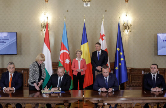 Podpis pogodbe o podvodnem daljnovodu med Azerbajdžanom in EU