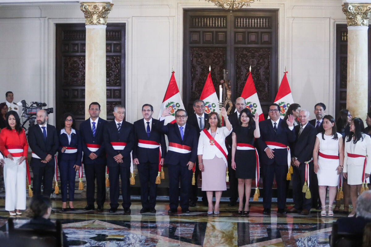 Po odstavitvi predsednika v Peruju zaprisegla nova vlada