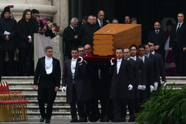 pogreb papaža Benedikta XVI.