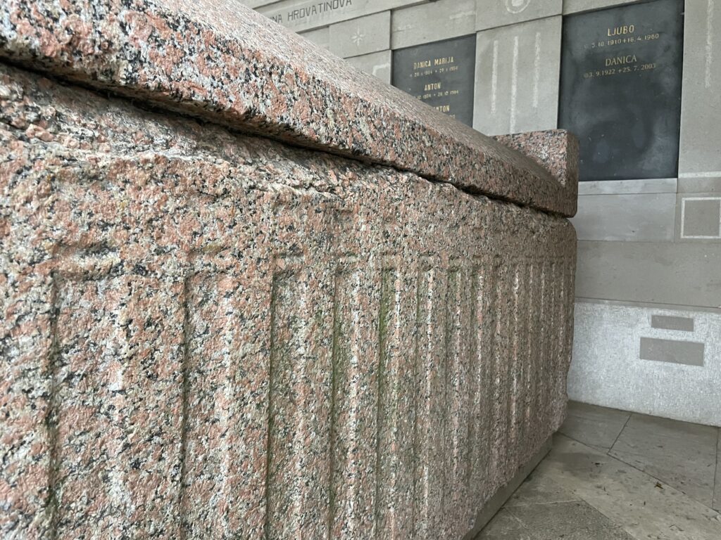 vipavski sarkofag
