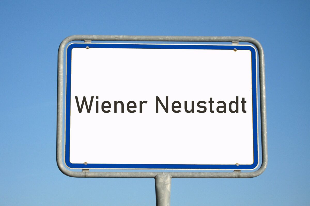 Streljanje v vojašnici v bližini Dunaja – ubit en vojak, še en ranjen