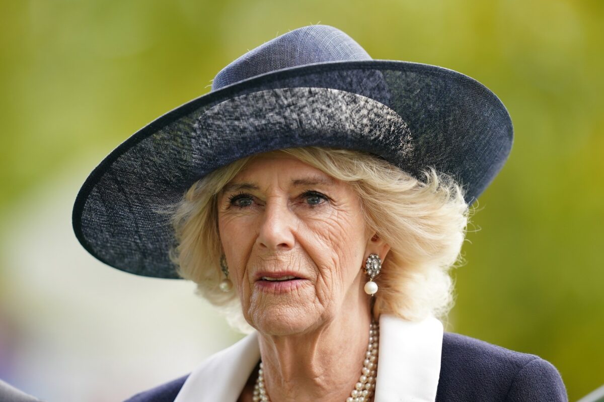 Camilla zaradi okužbe s covidom odpovedala obveznosti