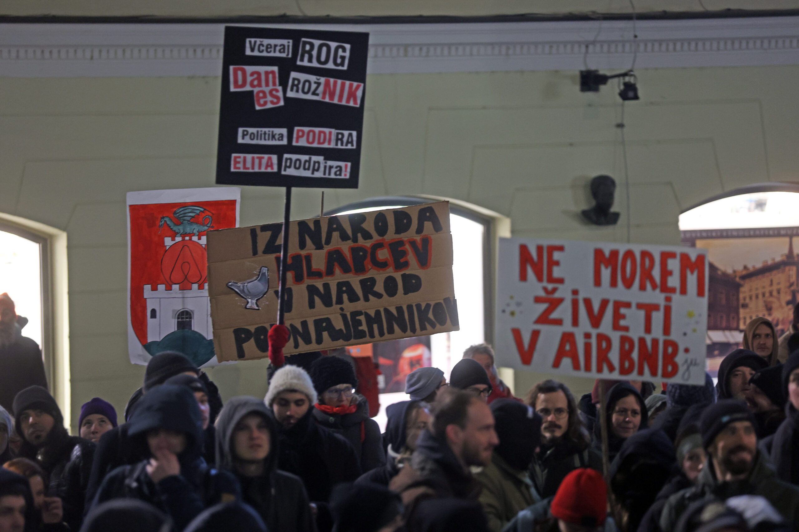 Protest ob obletnici izselitve tovarne Rog