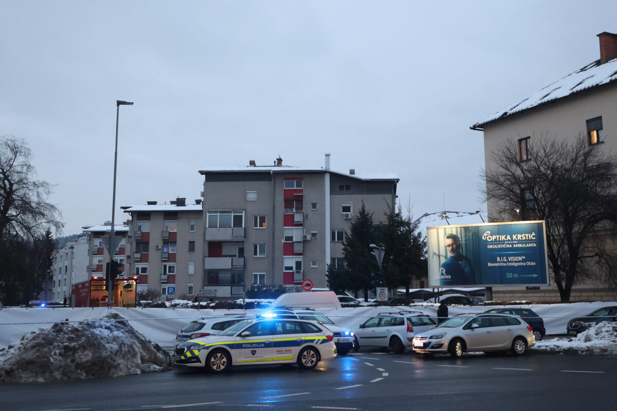 Policija še vedno išče strelca, ki je na Viču ustrelil moškega