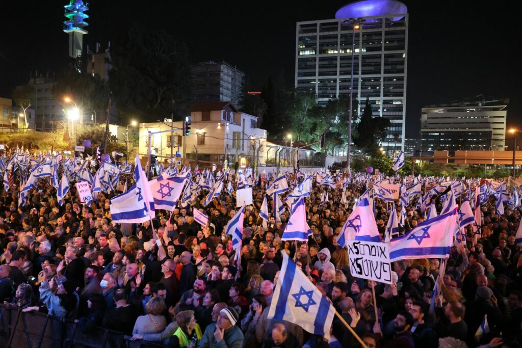 Desettitoči protestirali proti Netanjahujevi vladi
