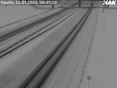 Hrvaško zajelo snežno neurje: zaradi zimskih razmer so zaprti deli avtocest