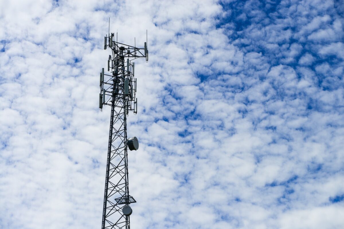 5G v vsako slovensko vas – ali strah pred tehnologijo pojenja?