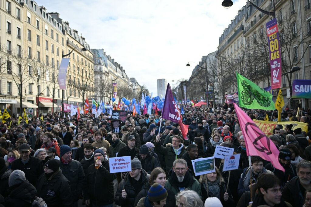 Protest proti pokojninski reformi v Parizu
