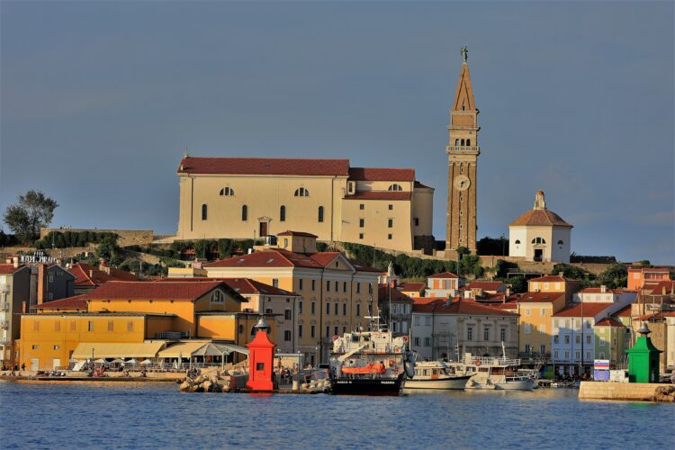 Obisk turistov v Sloveniji