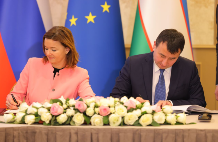 Tanja Fajon podpisala sporazum o gospodarskem sodelovanju z Uzbekistanom