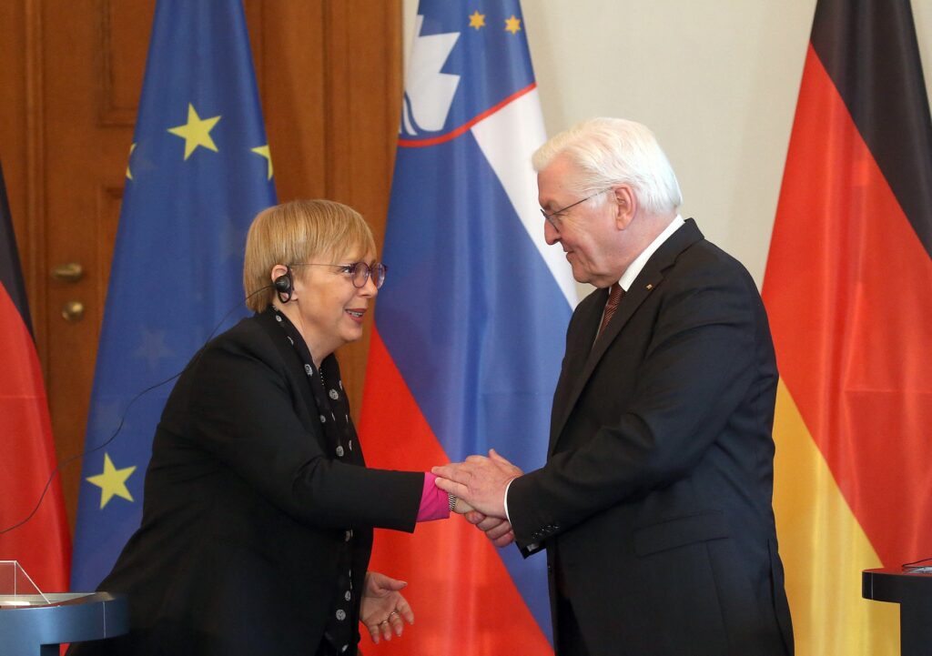  Nemški predsednik Frank-Walter Steinmeier je danes na predstavitvenem obisku gostil slovensko predsednico Natašo Pirc Musar. 