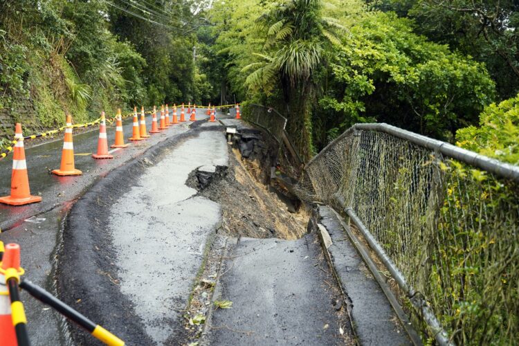 Poplave in zemeljski plazovi na Novi Zelandiji