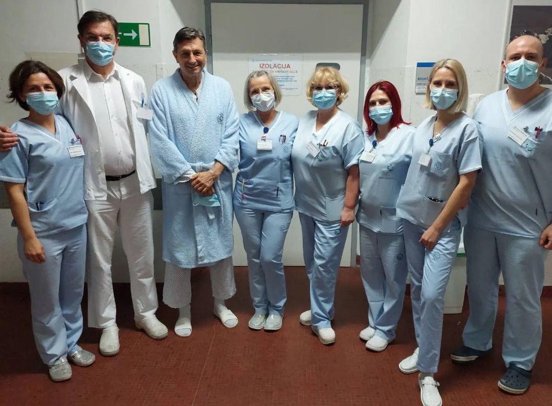 Pahor zapustil bolnišnico in se zahvalil osebju