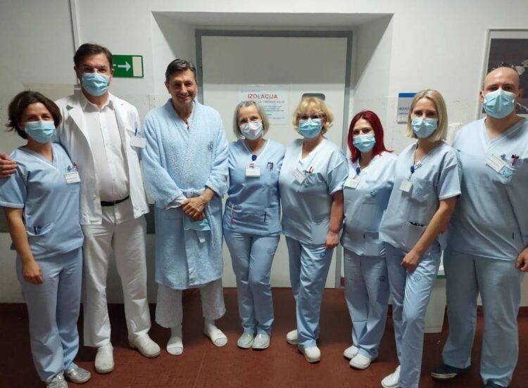 Borut Pahor z zdravniško ekipo celjske bolnišnice