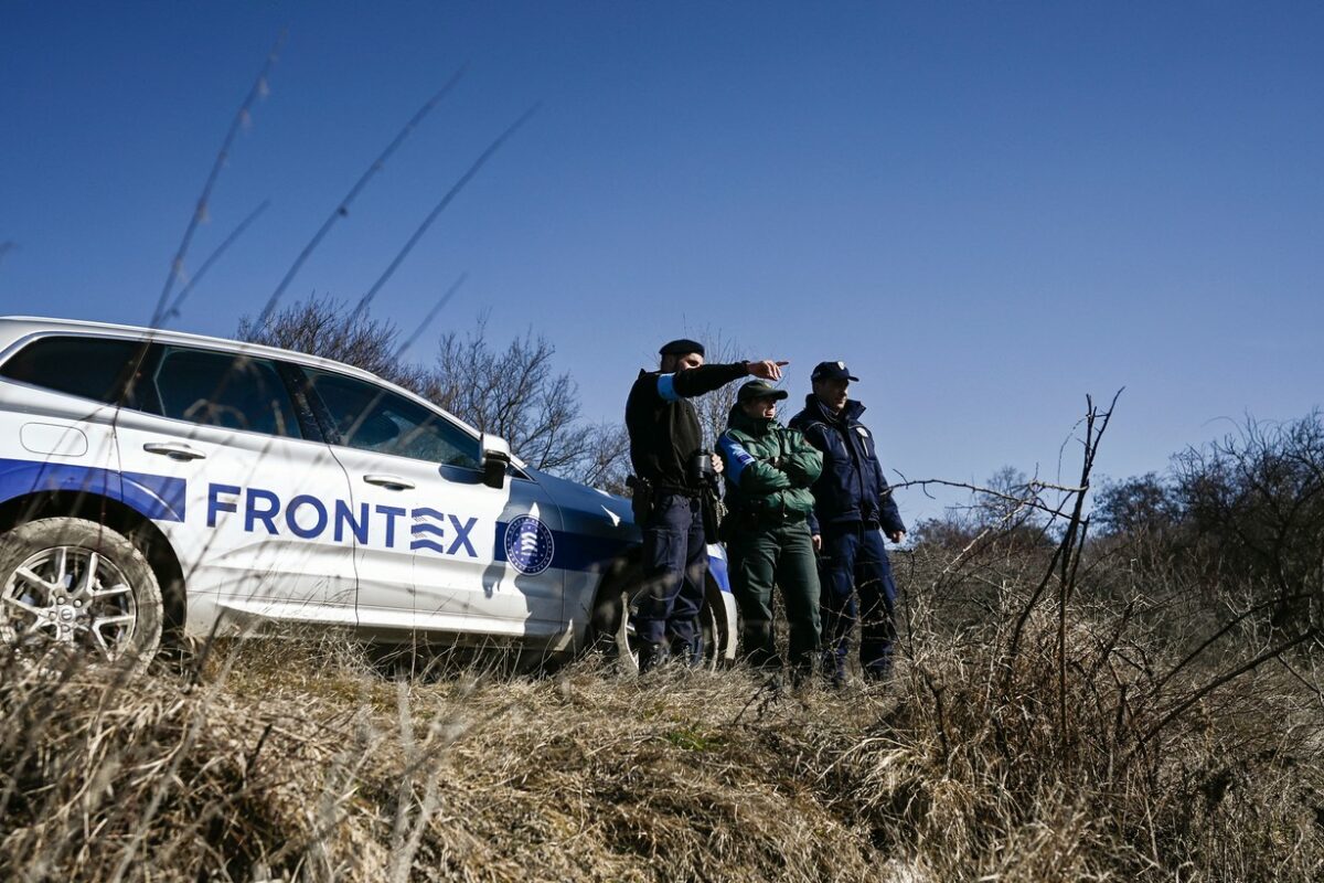 Med5: Frontex sollte im Kampf gegen Menschenschmuggler aktiver werden