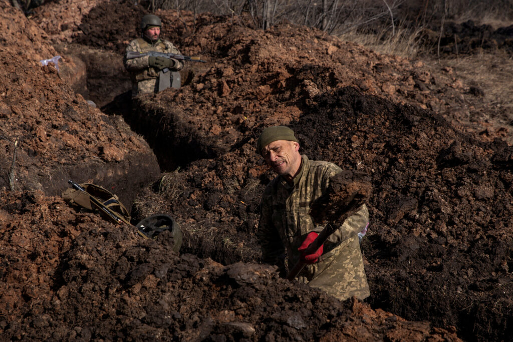 Ukrajinski vojaki v bližini Bahmuta