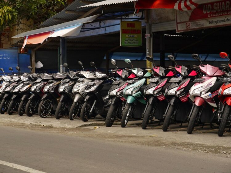 Izposoja motornih koles Bali