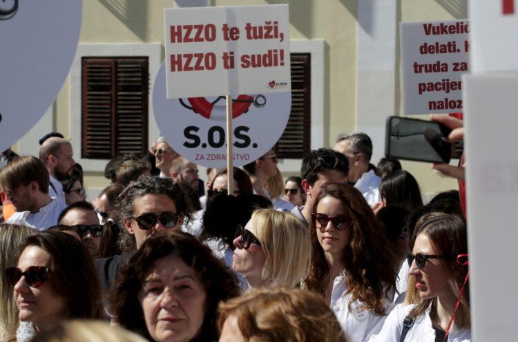 Zagreb protest zdravnikov