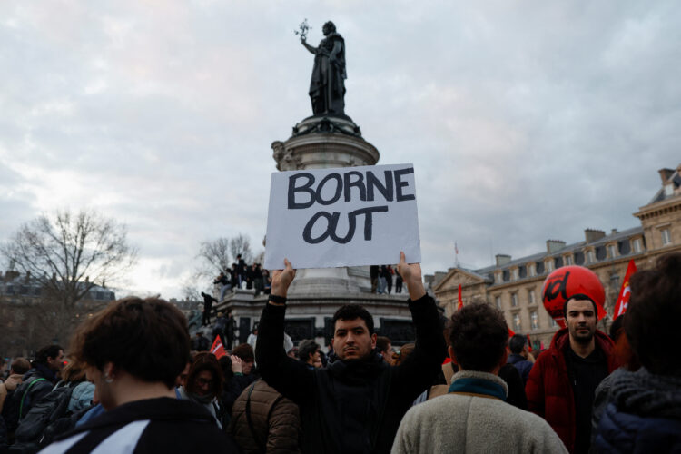 Protesti proti pokojninski reformi v Parizu