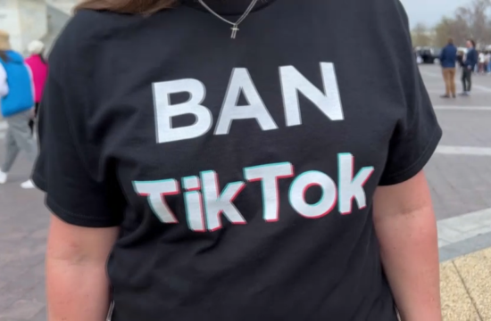 protest za ukinitev TikToka