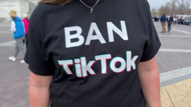 protest za ukinitev TikToka