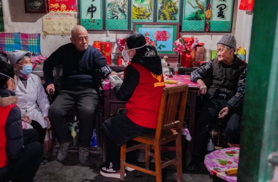 Kitajska izvaja spremembe v zdravstvu za starejše