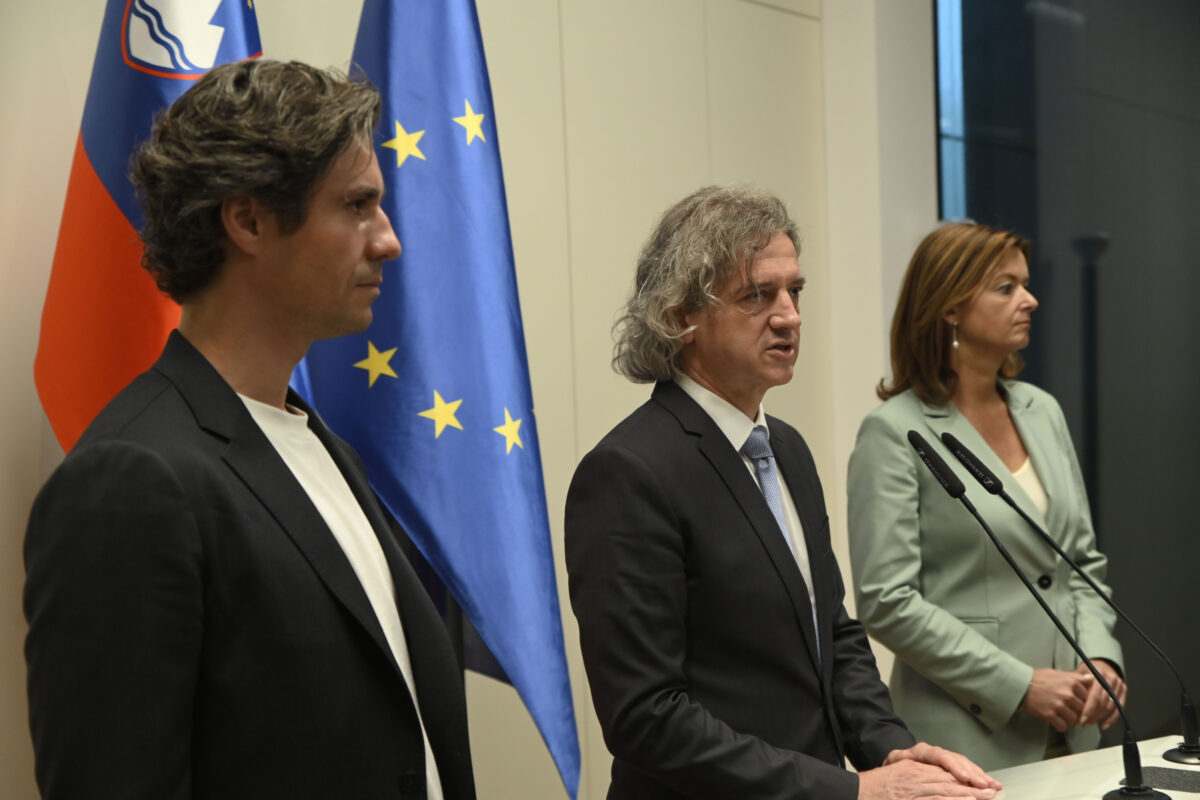 Levica: Zdaj je pravi čas, da dopolnilno zdravstveno zavarovanje odpravimo