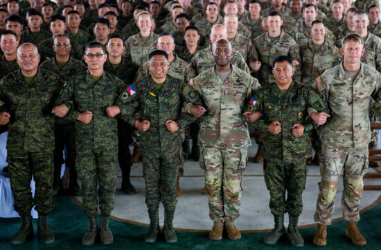 Filipinski in ameriški vojaki