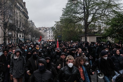 Macron podpisal pokojninsko reformo, protesti
